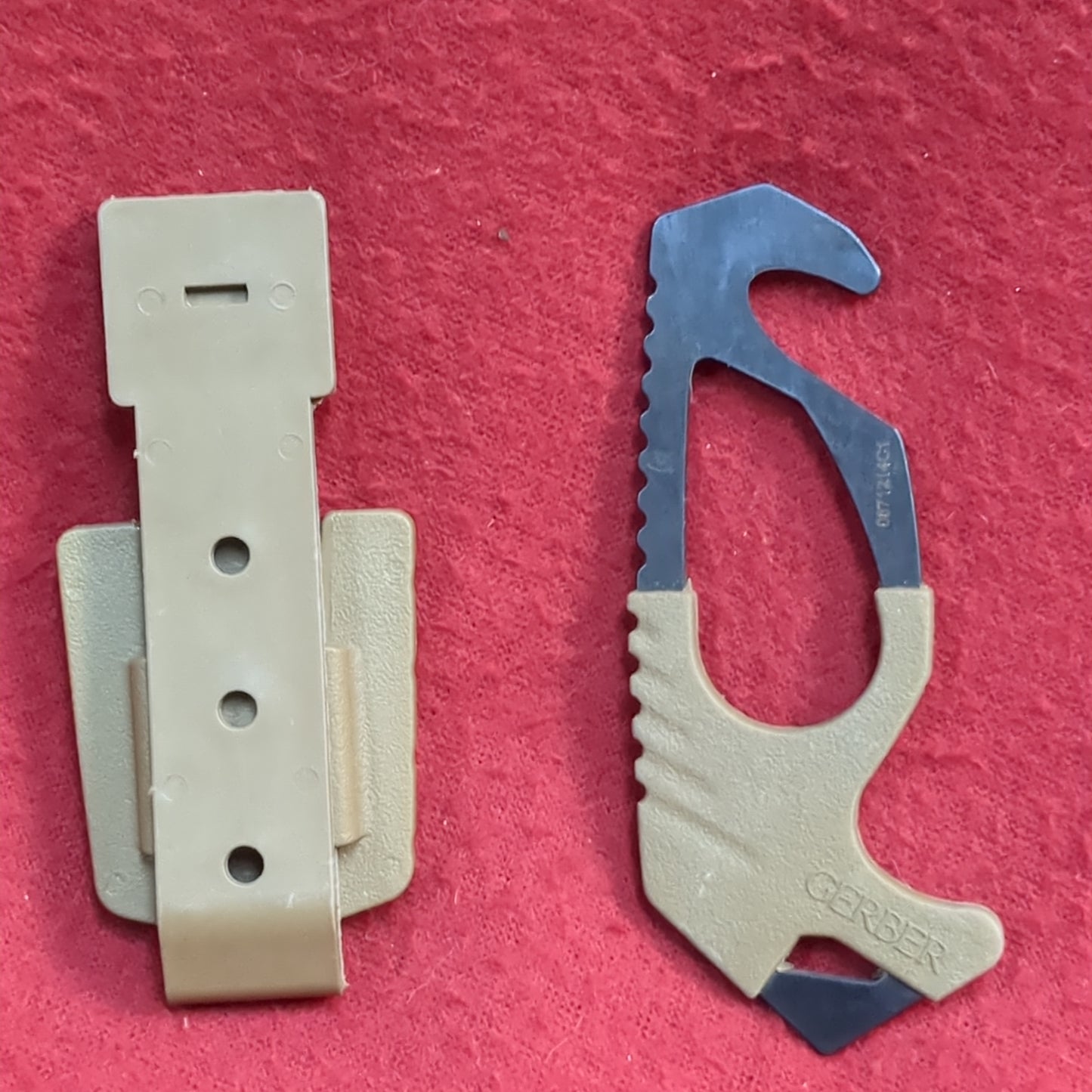 gerber rescue hook seatbelt strap cutter glass breaker case malice belt clip used (06cc- ca9-yam123)