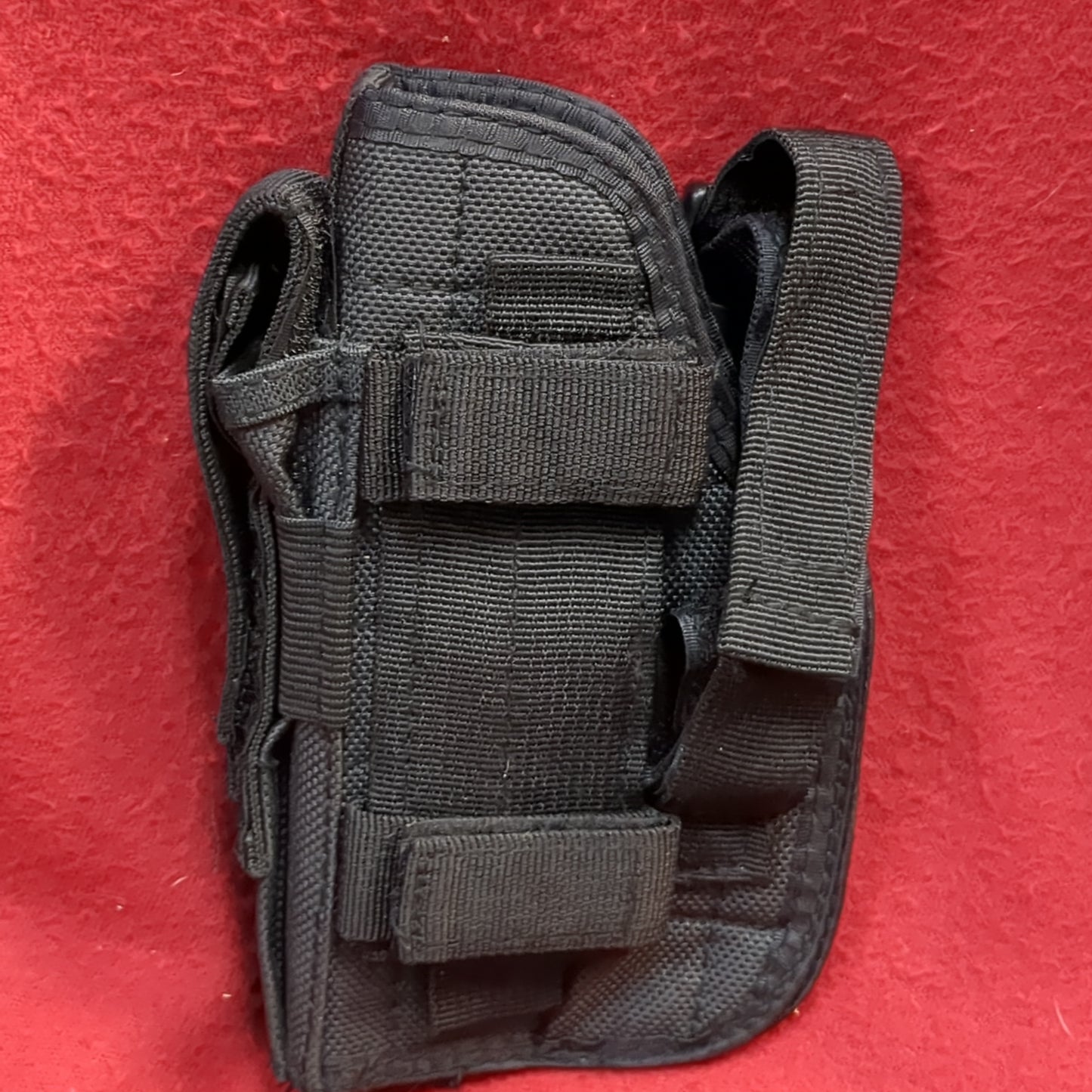 UTG right hand holster black used (31cr- ca6-enu56)