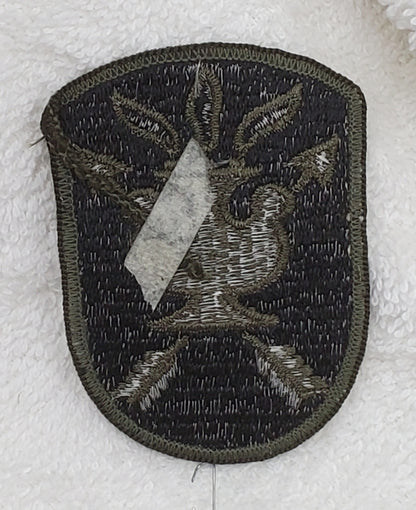 US Army JFK Special Warfare Center & School Sew on Patch Subdued OD/Black (bu09-jfk)