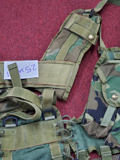 Unused 1974 Pistol Belt w/ 1994 BDU Enhanced Tactical Load Bearing Vest LC-88 Woodland (eb06-25jan31)