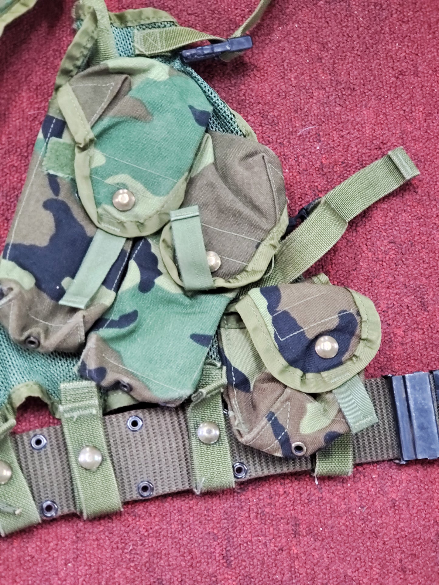 Unused 1974 Pistol Belt w/ 1994 BDU Enhanced Tactical Load Bearing Vest LC-88 Woodland (eb06-25jan31)