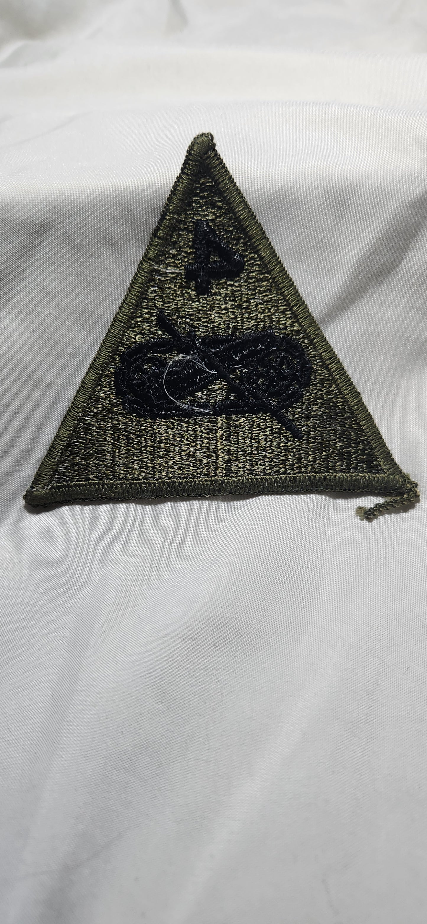 US Army 4th Armored Division Patch Sew on Patch Subdued OD Black (WSA08-4th)