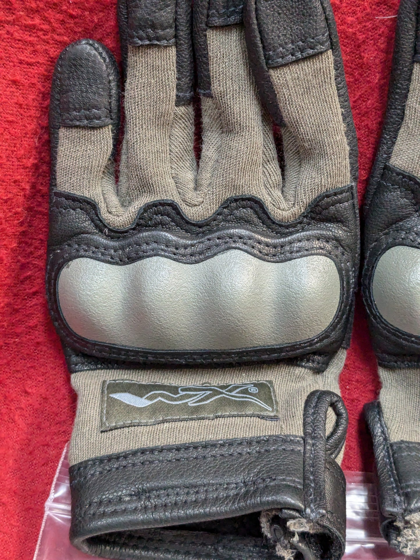Wiley X CAG-1 Medium Assault Gloves W/ Kevlar Knuckles (40cr- cb2-enu171)