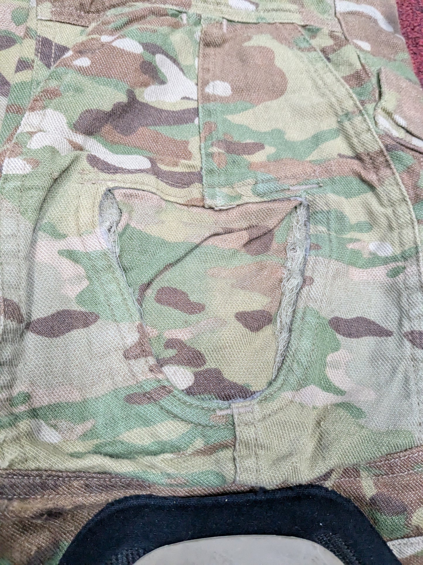 US Army deployment frac combat pants Medium Regular w/ knee Pads Good Condition (ocp4- fa16-GUA05)