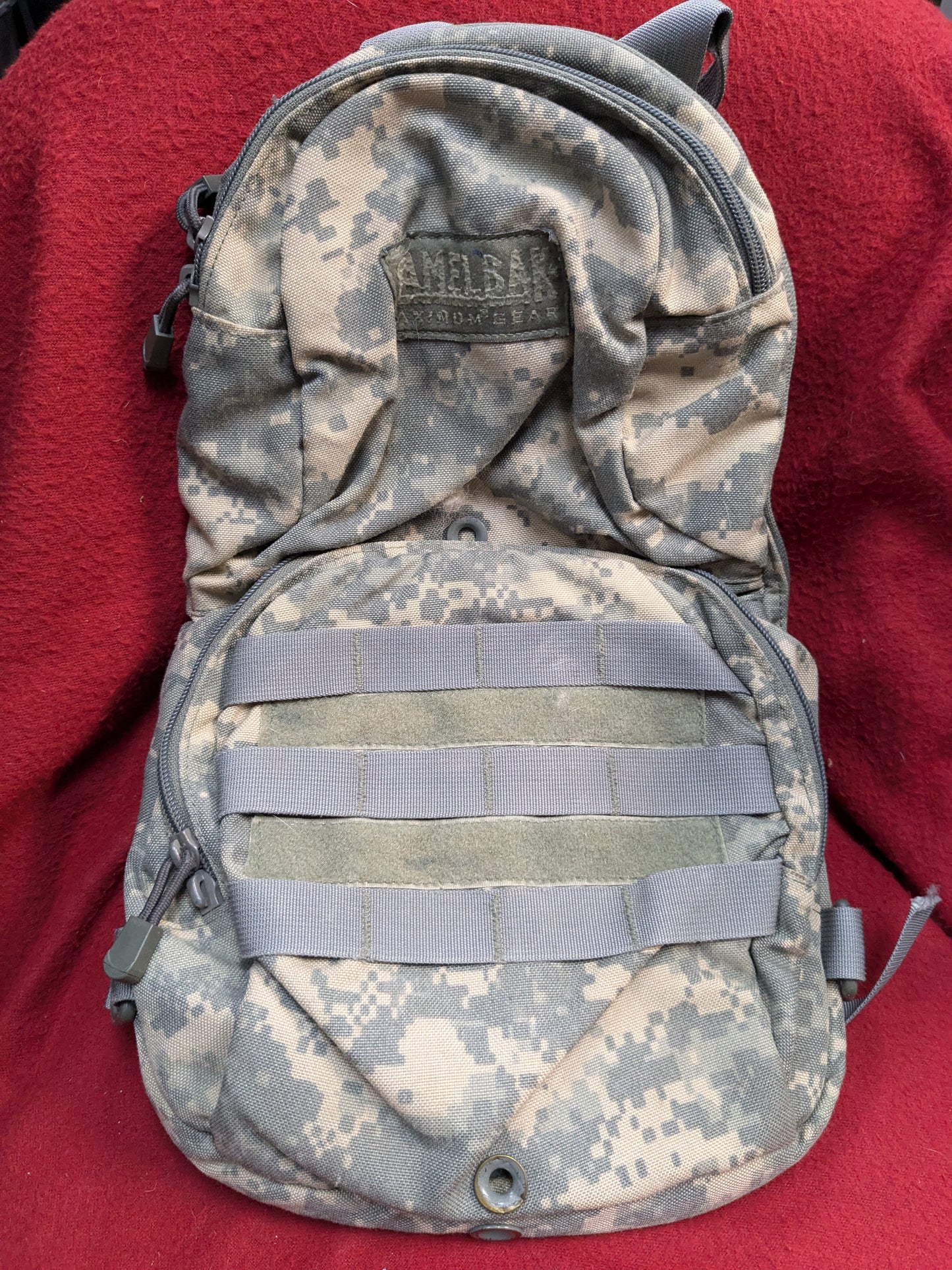 camelbak hydration system backpack *carrier only* UCP/ACU camo used (db01-YLU51)