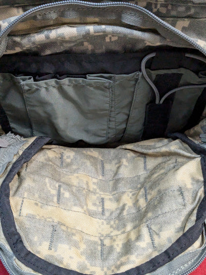 camelbak hydration system backpack *carrier only* UCP/ACU camo used (db01-YLU51)