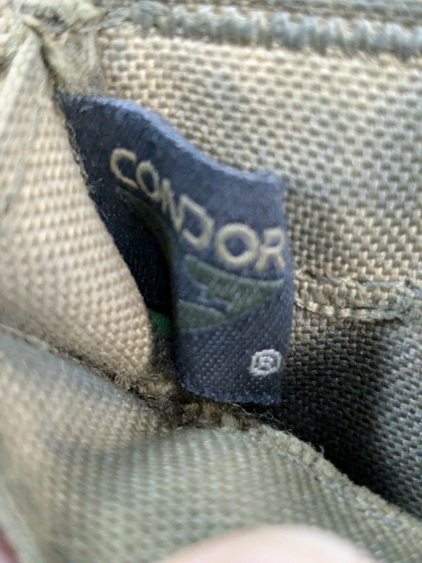CONDOR TRIPLE STACKER OPEN-TOP M4 MAG POUCH Coyote Used (34cr- ca2-YLU122)
