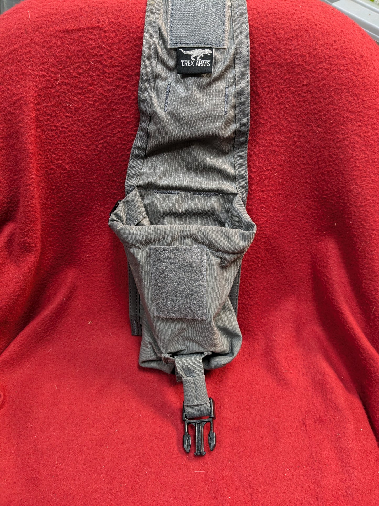 T.REX Hydro Pouch Wolf Gray Good Condition (ca3-YLU133)
