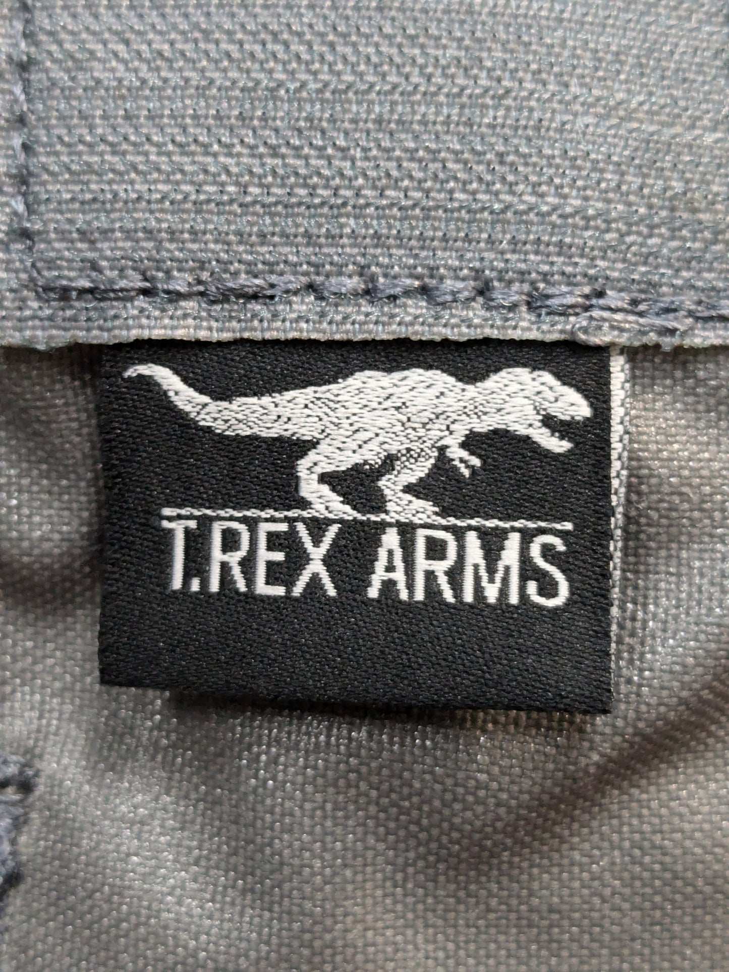T.REX Hydro Pouch Wolf Gray Good Condition (ca3-YLU133)