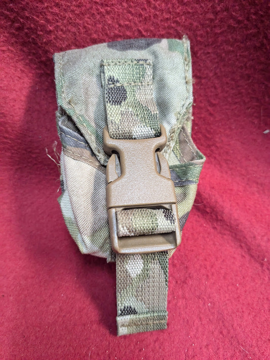 US Army Hand Grenade / Compass Pouch Multicam Camo Molle Used (36cr- ca4-YLU180)