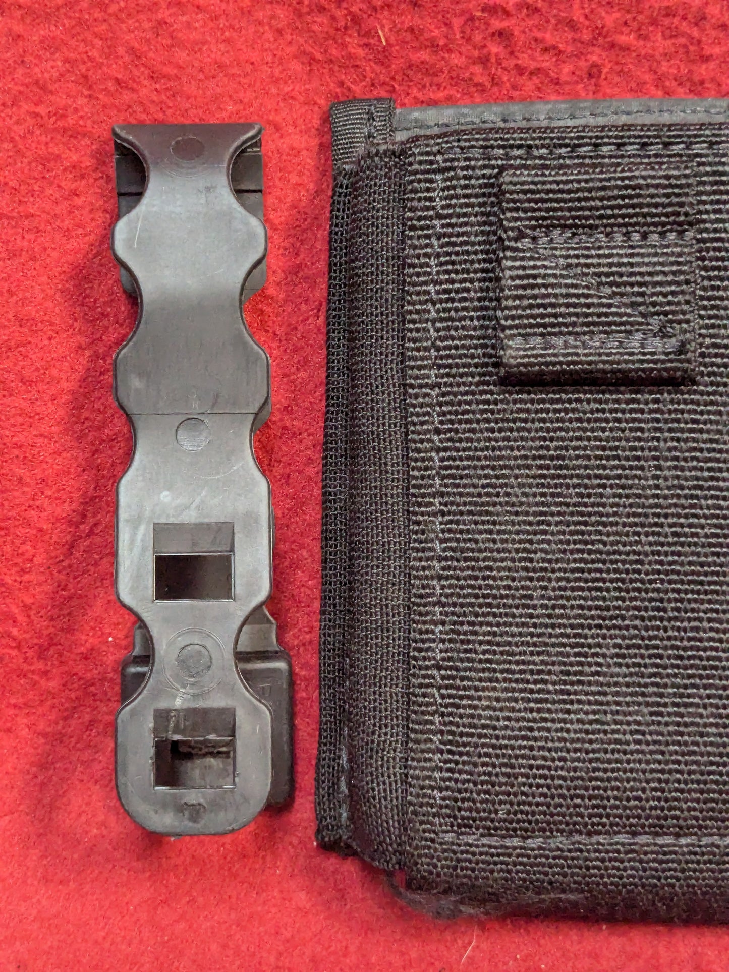 IC13 Arms Invert Black M4 Mag Pouch Used (36cr- ca4-YLU184)