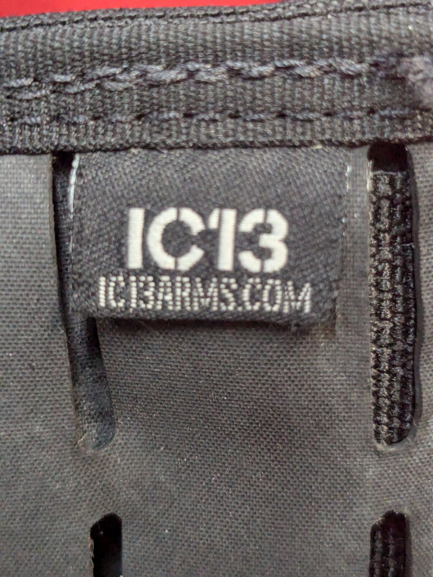 IC13 Arms Invert Black M4 Mag Pouch Used (36cr- ca4-YLU184)