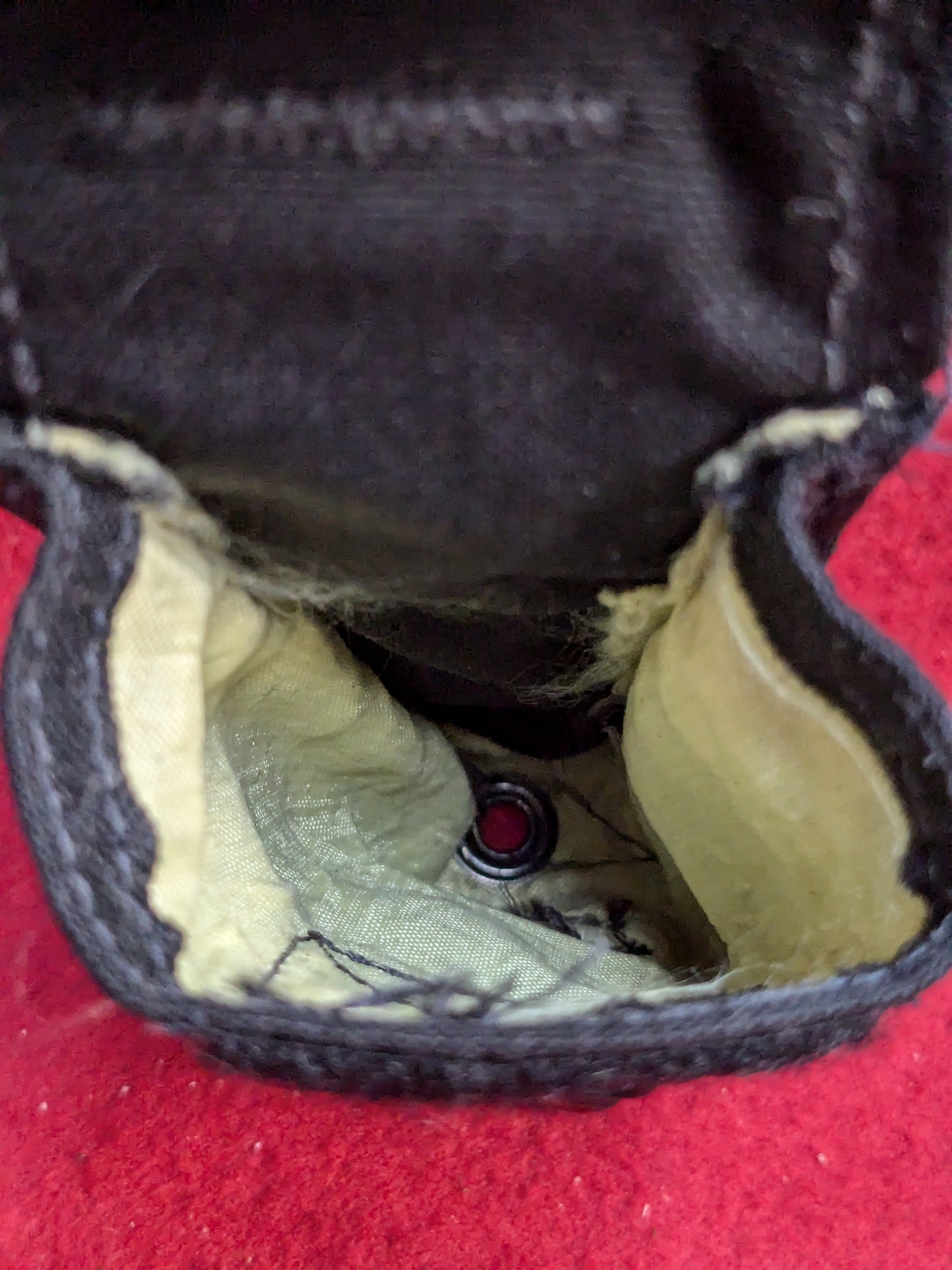 TYR TACTICAL SINGLE FLASHBANG POUCH Black Used  (36cr- ca4-YLU198)