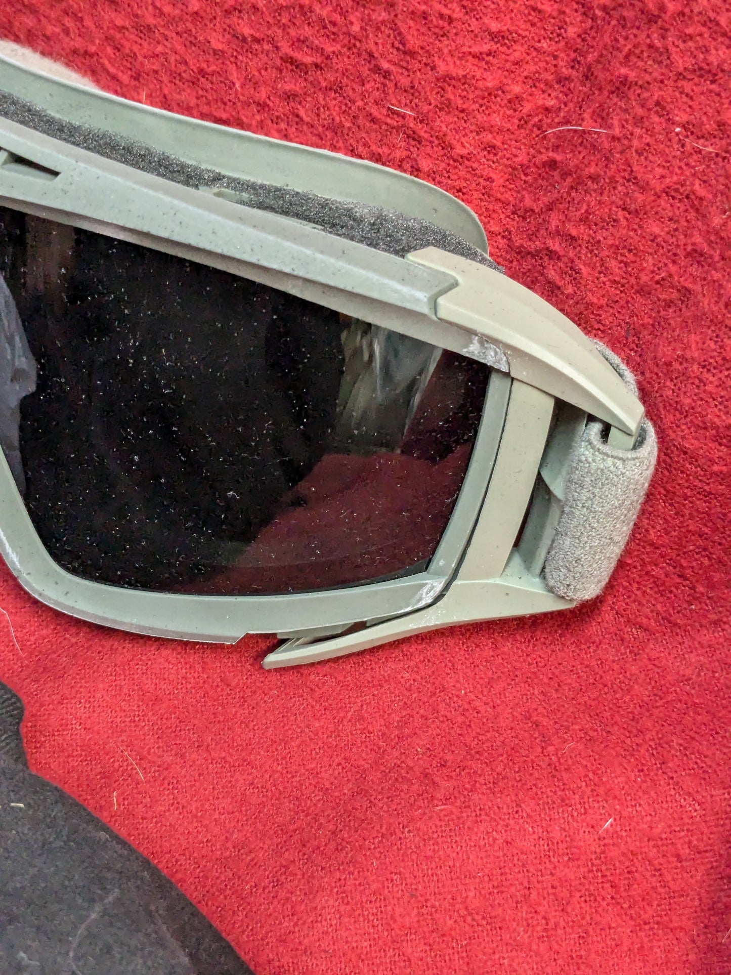 US Army ESS NVG Unit Issue Goggles Clear/Dark Lens ACU/UCP Excellent Condition (cl ab01-GUA25)