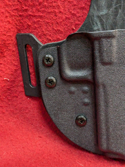 Cross Breed Holsters Right Hand 4.25" Black Used (FB17-GUA66)