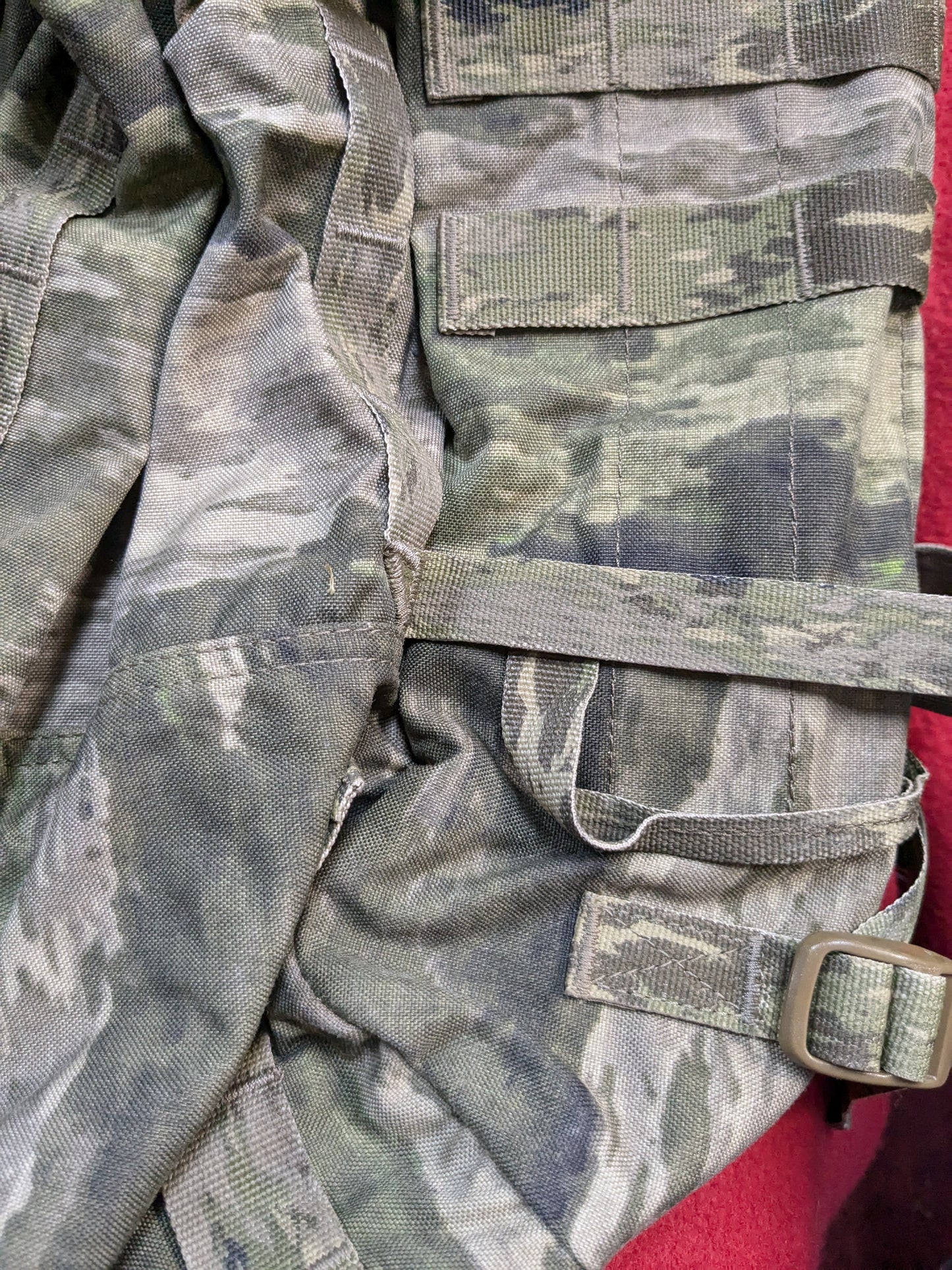 Mayflower Velocity Systems A-TACS Camo 30L Summit Pack Excellent Condition ATACS (BA04-GUA116)
