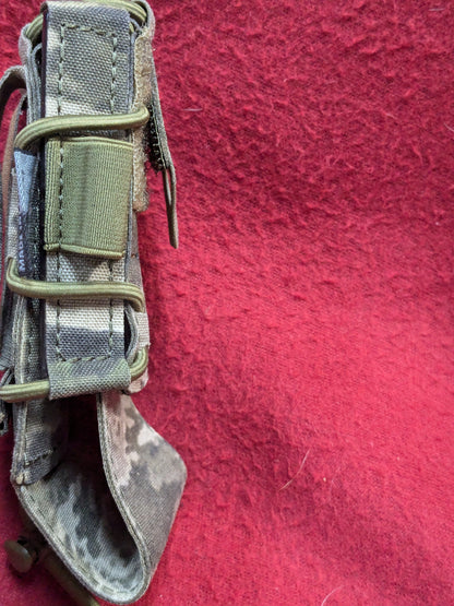 Templars Gear Universal Radio Pouch ATACS Good Condition (30cr- ca5-PET71)