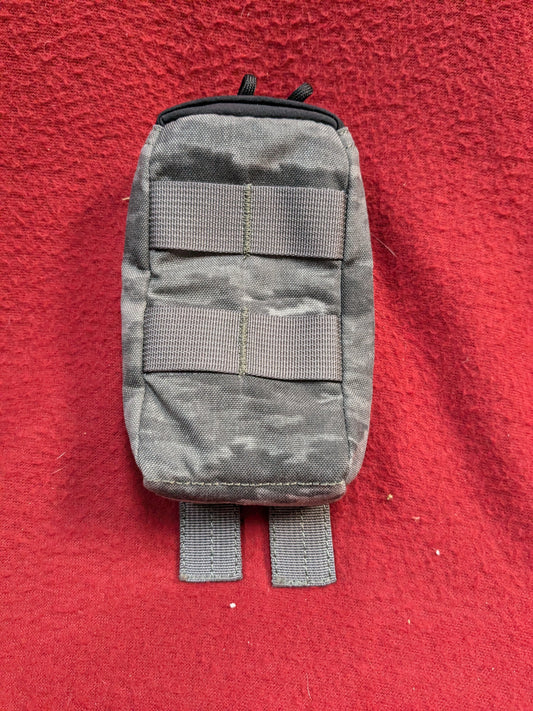 Ops UR-Tactical small Pouch ATACS  (30cr- ca5-PET106)