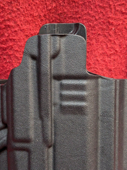 C & G HOLSTER OWB COVERT HOLSTER KYDEX Used (FB11-PET119)