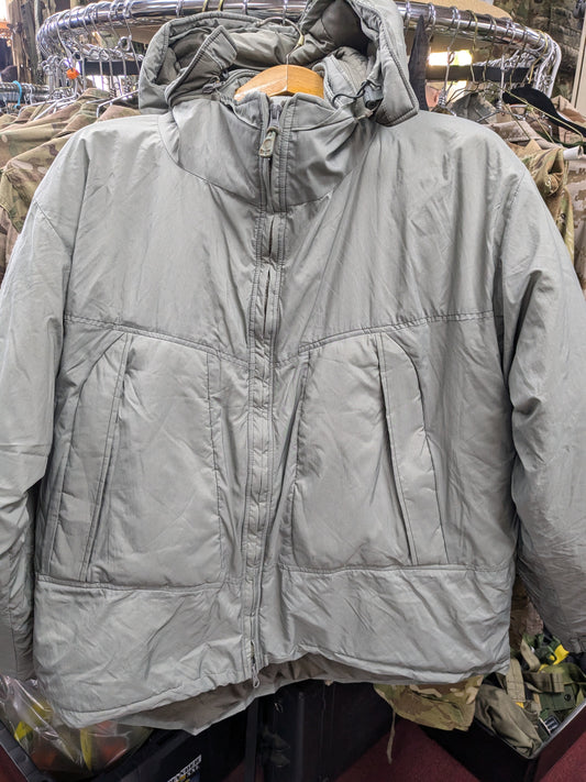 NOS Halys Primaloft Level 7 Parka ECWS Medium Marshmellow Jacket (AA07S-25APR64)