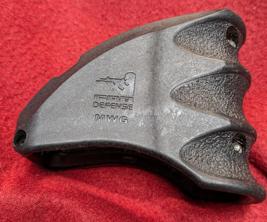 NOS MWG Mag-Well Grip and Funnel for M16 Variants FAB Defense (ab09-25APR91)