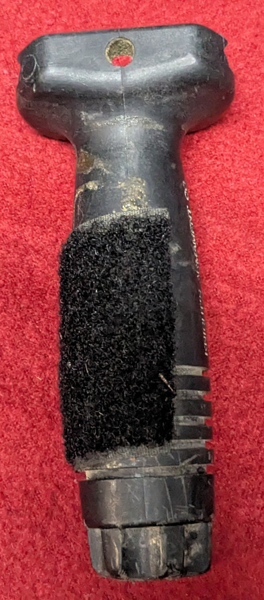 Knights Armament Forward Pistol Grip (Black) IS002 (AC01-25Jul89)
