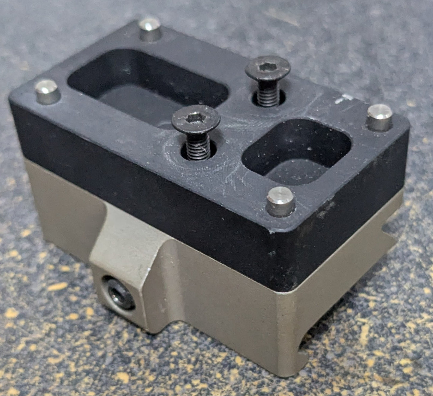 Pic A Tinny Rail Grabber Mount (DB11-25Aug17)