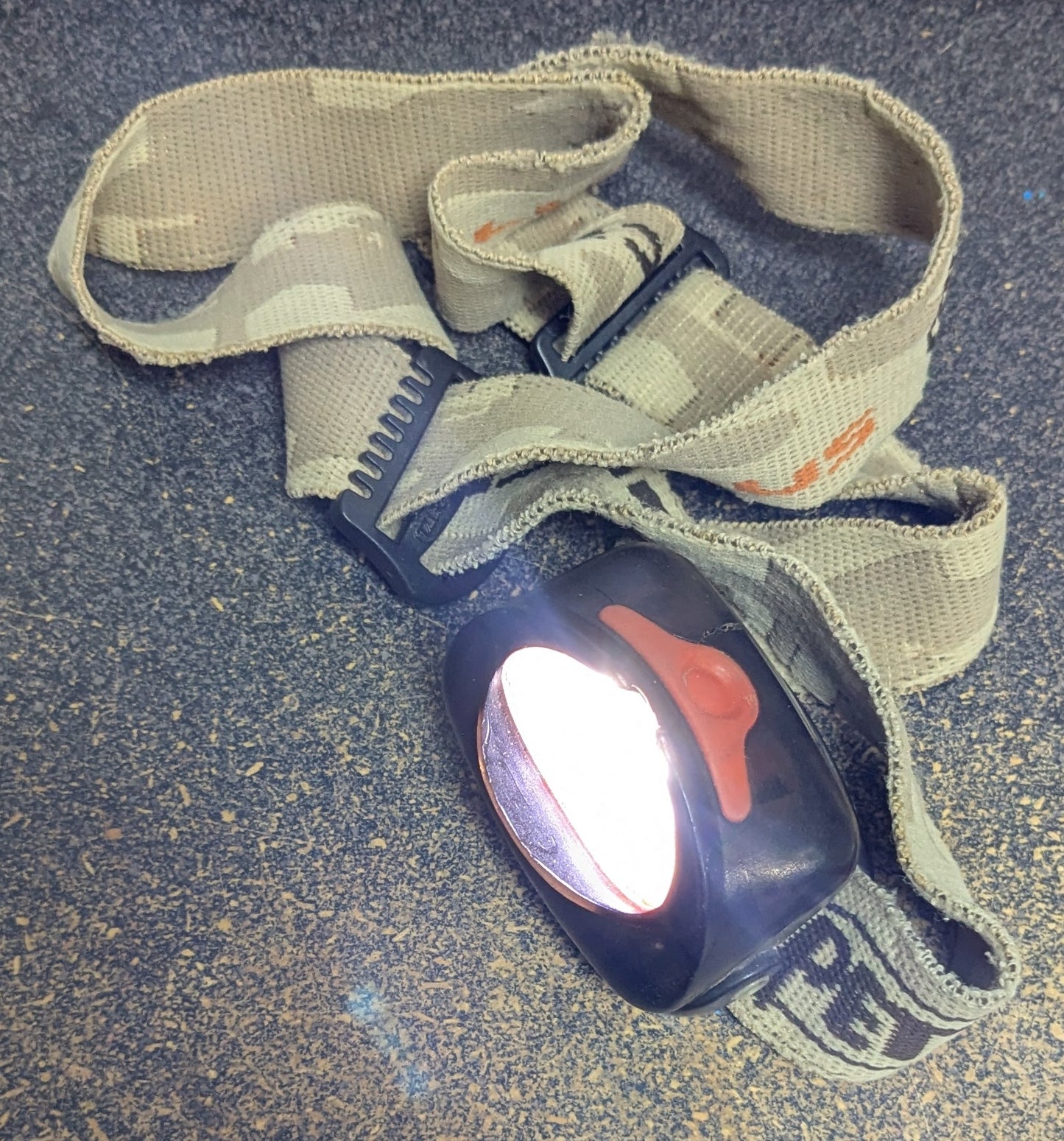 Petzl Tikka 2 LED Headlamp Black w/Headband (26Mar97)
