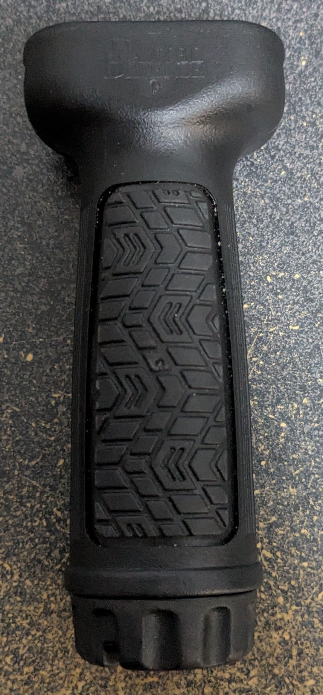 Daniel Defense Vertical Picatinny Foregrip, Black (AA05-26May16)