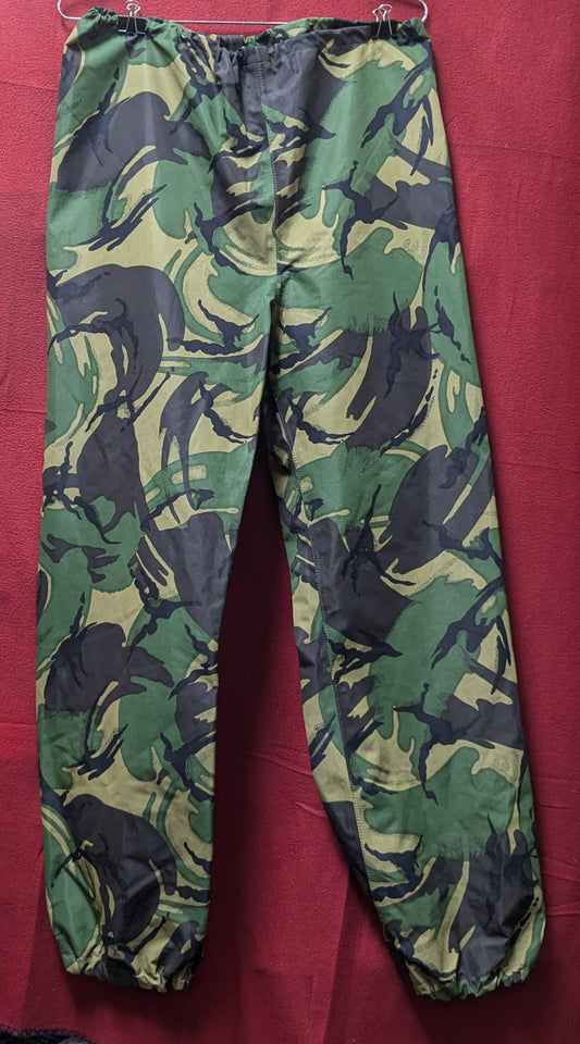 NOS Wet Weather Overtrousers DPM, MVP Tiger Stripe NATO size Leg 85, Waist 88, Seat 104 (AA09-25APR27)