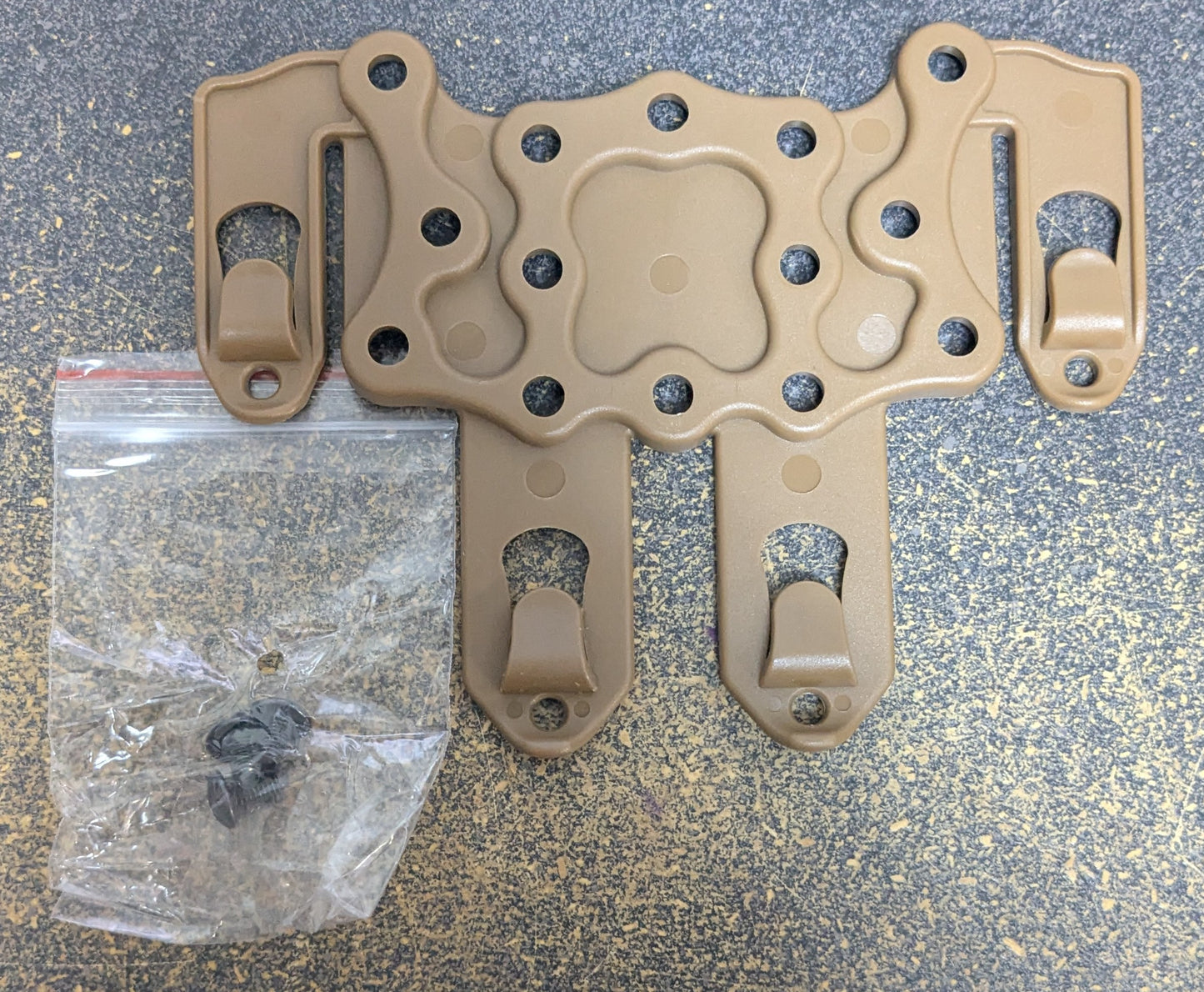 NWT Cyber Dyer CQC Holster Hanger Coyote (FA7-26Apr2)