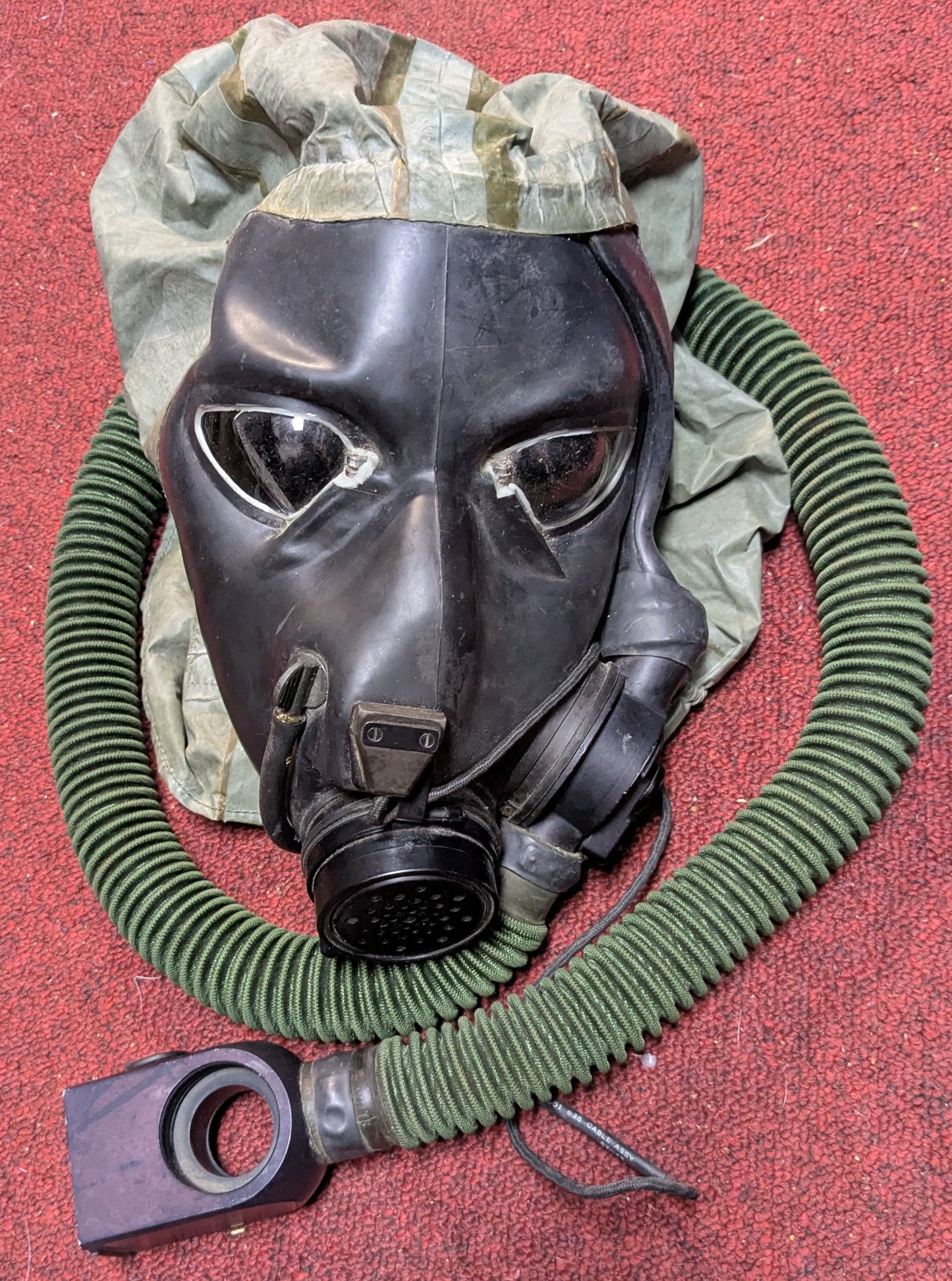 M23 Aircrew Mask AH-64 CBRN Medium (DC9-25Oct33)