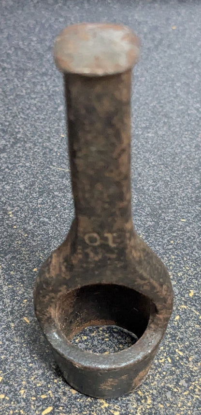 Vintage Arch Style Hole Punch #10 (DC7-25Sep46)