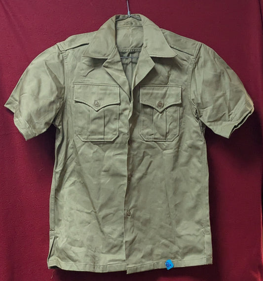Vintage USA Army Quarter Sleeve Tan Khaki Shirt Men Small (CB6-25Sep60)