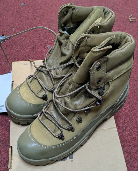 NWT Bates Mountain Combat Boots Coyote 8R (DB8-25Sep30)