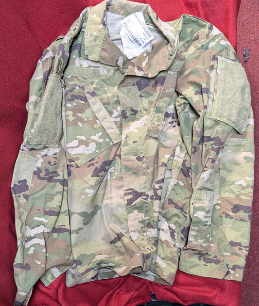 NWT Non FR OCP Combat Coat and Pants Medium Regular (ac03-25APR113)