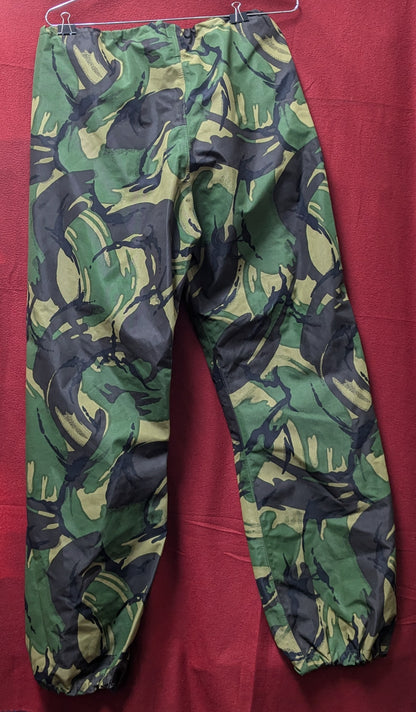 NOS Wet Weather Overtrousers DPM, MVP Tiger Stripe NATO size Leg 85, Waist 88, Seat 104 (AA09-25APR27)