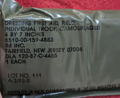 US Military Camouflaged Field First Aid Dressing Pouch, 2 Unopened 4x7" Bandages (CB01-25APR51)