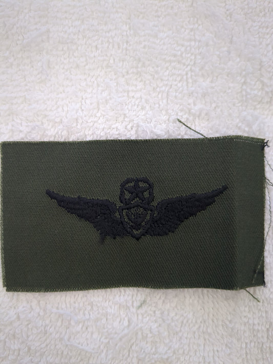 US Army Master Aircraft Crewman Badge Subdued (WSB13-MasterAircraftSew)