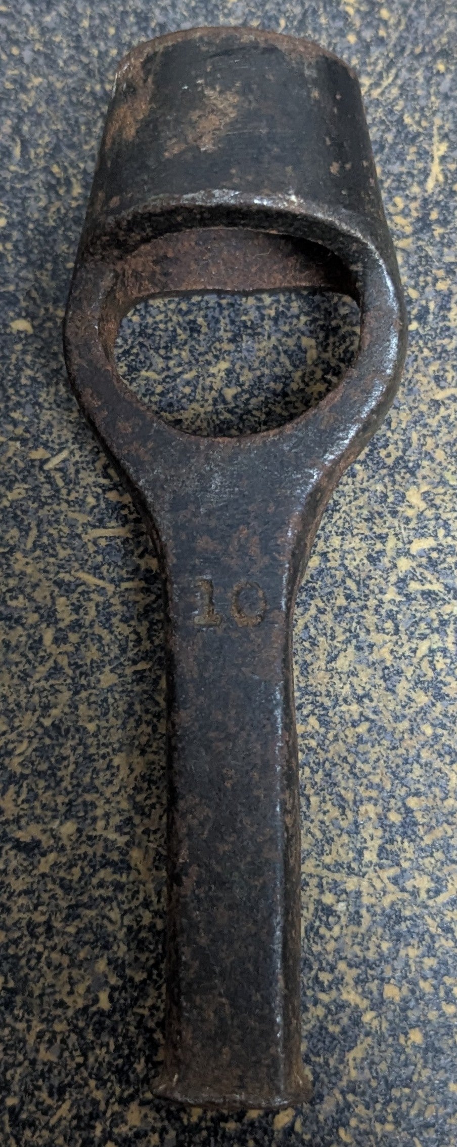 Vintage Arch Style Hole Punch #10 (DC7-25Sep46)