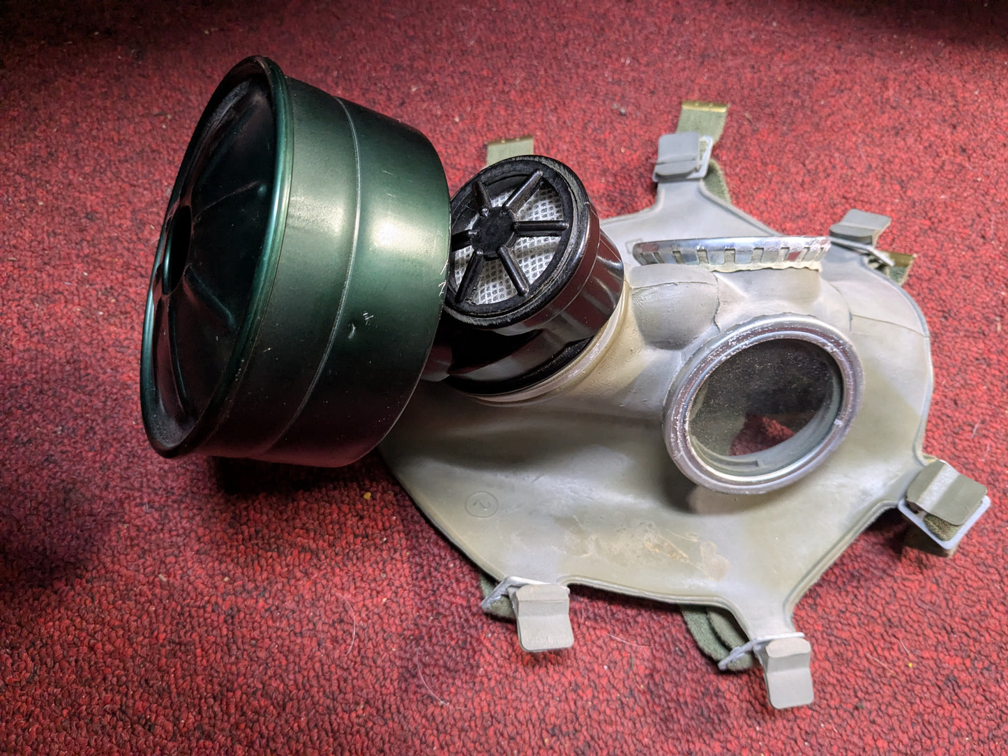 Polish MC-1 Gas Mask W/Filter Small (CA4-26Apr64)
