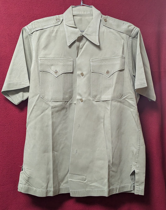 Vintage US Army Short Sleeve Button Down Medium (FB4-26Mar06)