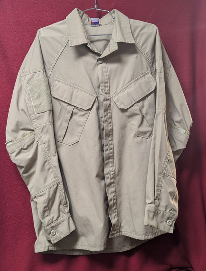 Kitanica Khaki Long Sleeve Button Down L (FB4-26Mar05)