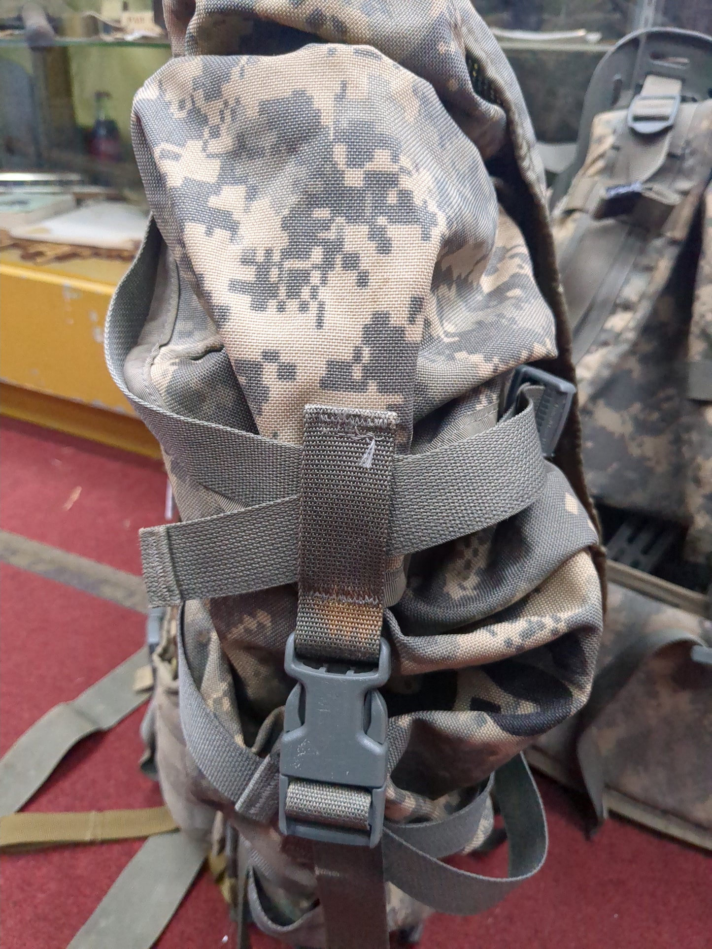 Louter -'Ranger Ready' ACU Ruck / OCP Shoulder Straps Molle II Ruck