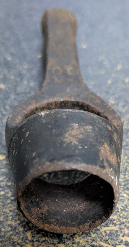 Vintage Arch Style Hole Punch #10 (DC7-25Sep46)