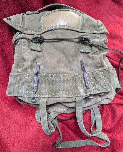 US Military Canvas M56 Field Combat Butt Pack (CB01-25APR50)