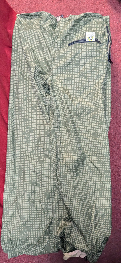 NOS Adventure Tech Reversible Desert Night Camo All Weather Pants Large (ab01-25APR85)