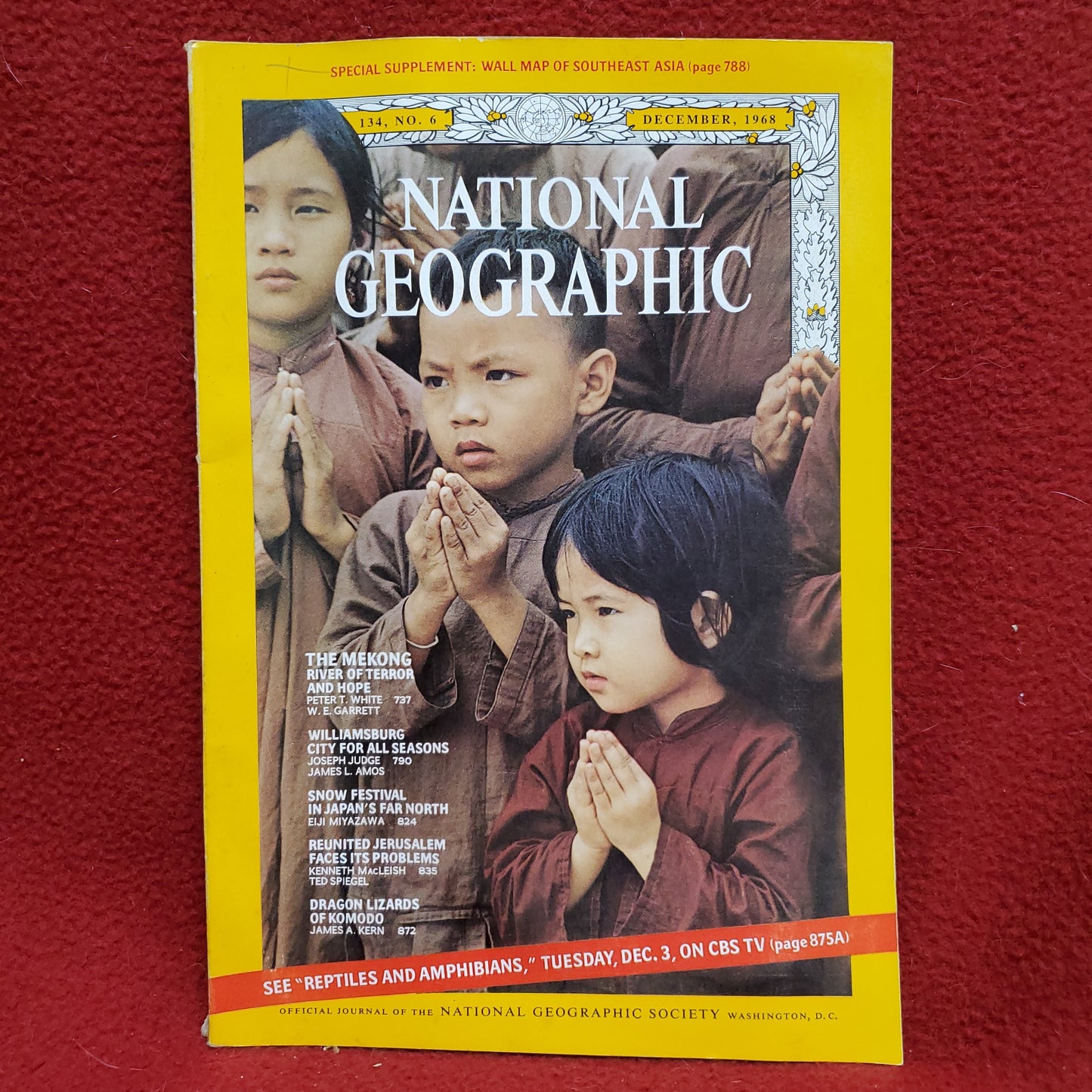 December 1968 National Geographic Vol. 134, No. 6 (ng01)