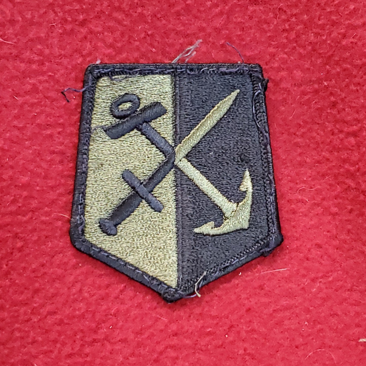 US Rhode Island HQ National Guard Sew on Insignia Blk/OD Vintage (v71L)