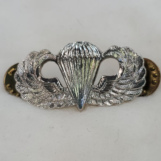 Novice Parachute Wings w/ add'l Feathering Detail (G4)